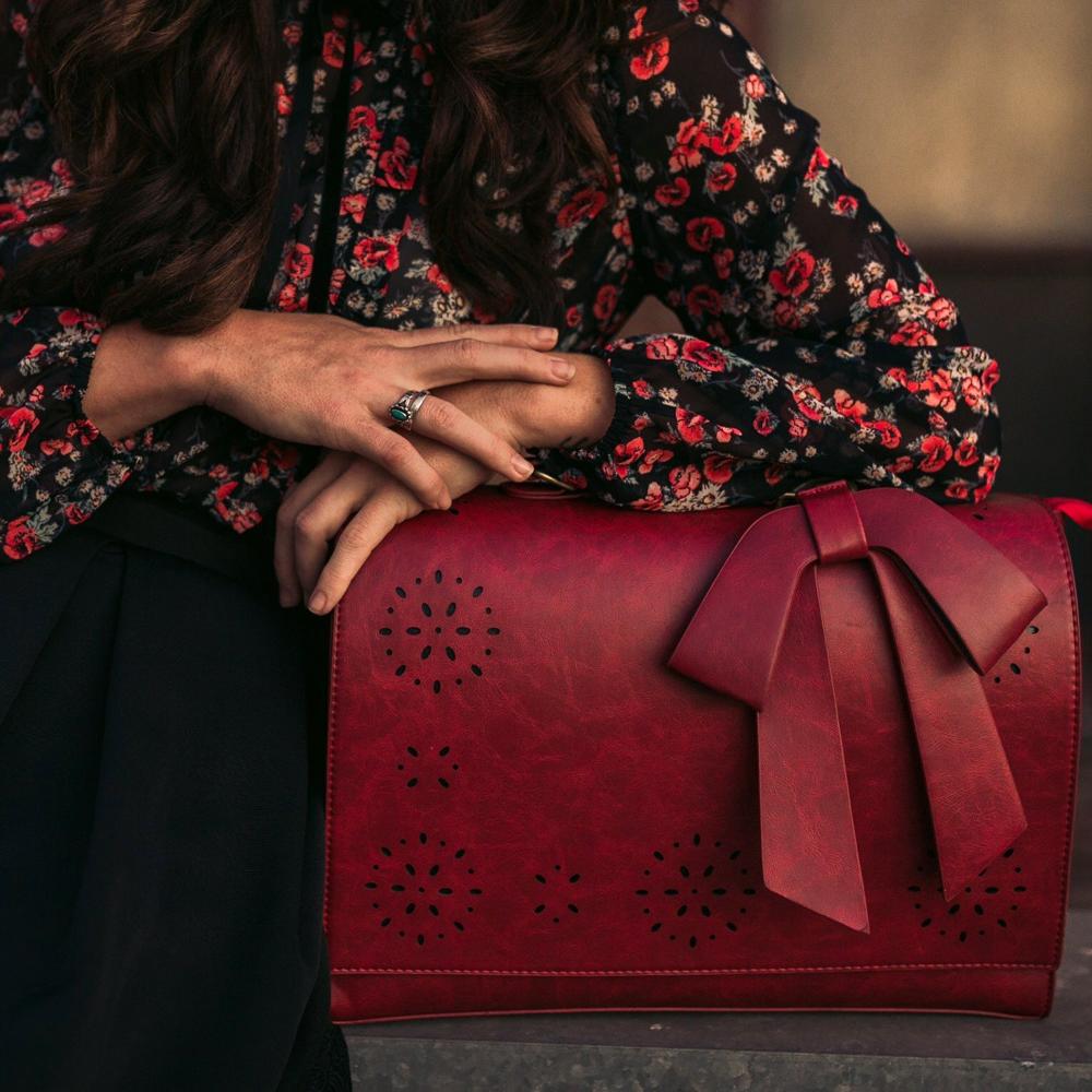 Elegante borsa a forma di papillon di Grace