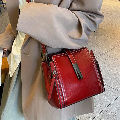 Elegante borsa a tracolla in vera pelle